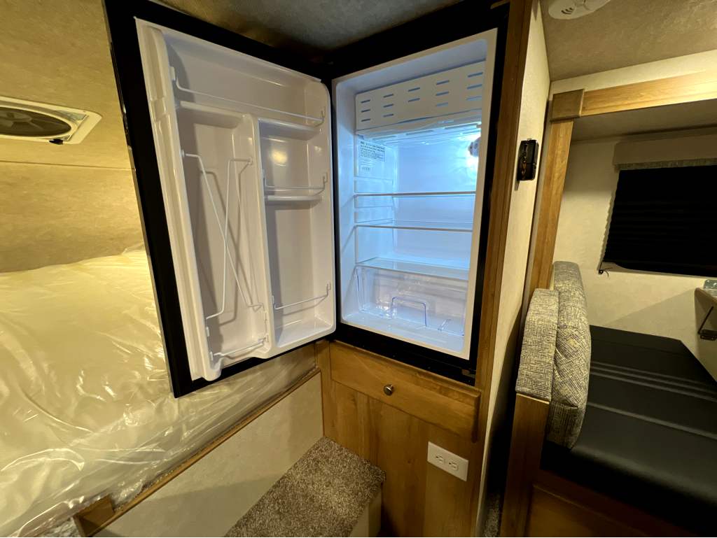 2027 Westland RV Travelaire 83SL - Image 9