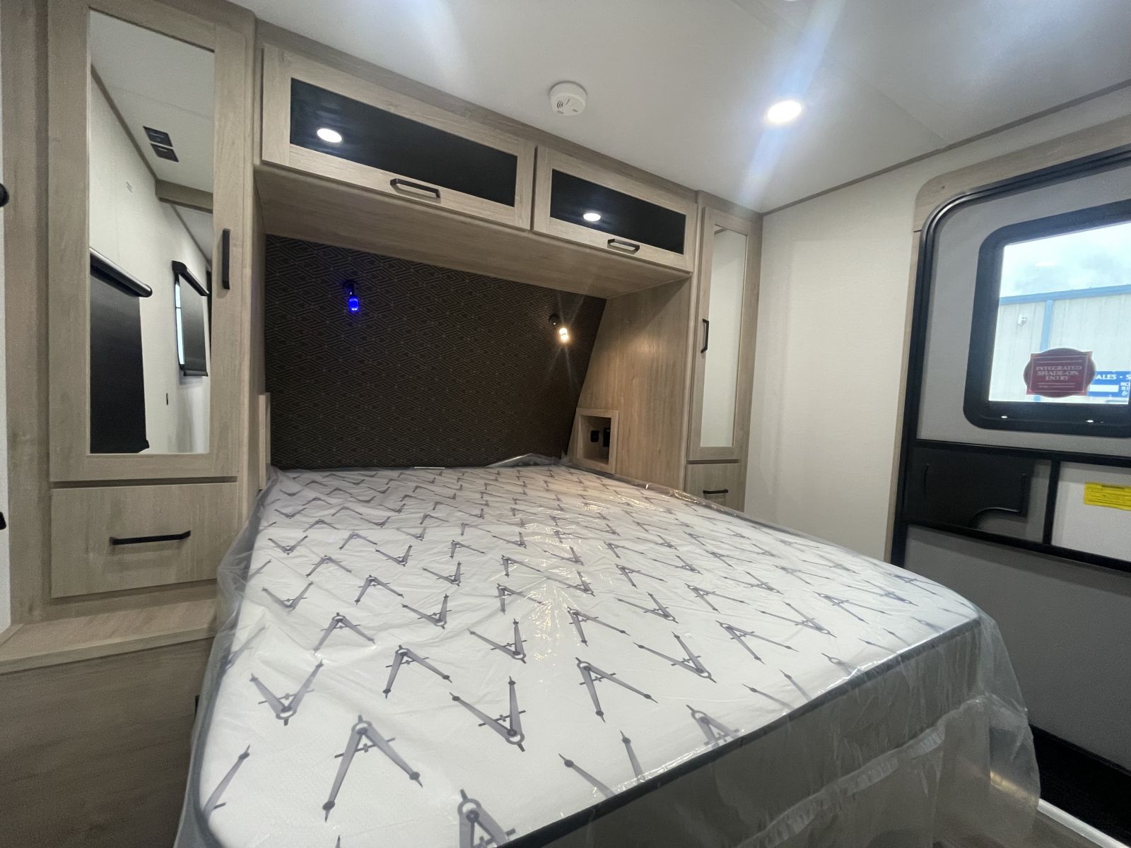 2026 Grand Design Imagine XLS 25RLE - Image 13