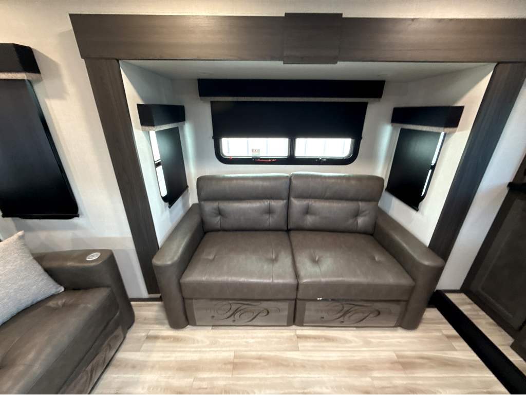2026 VENTURE RV SPORTTREK 365VFL - Image 11