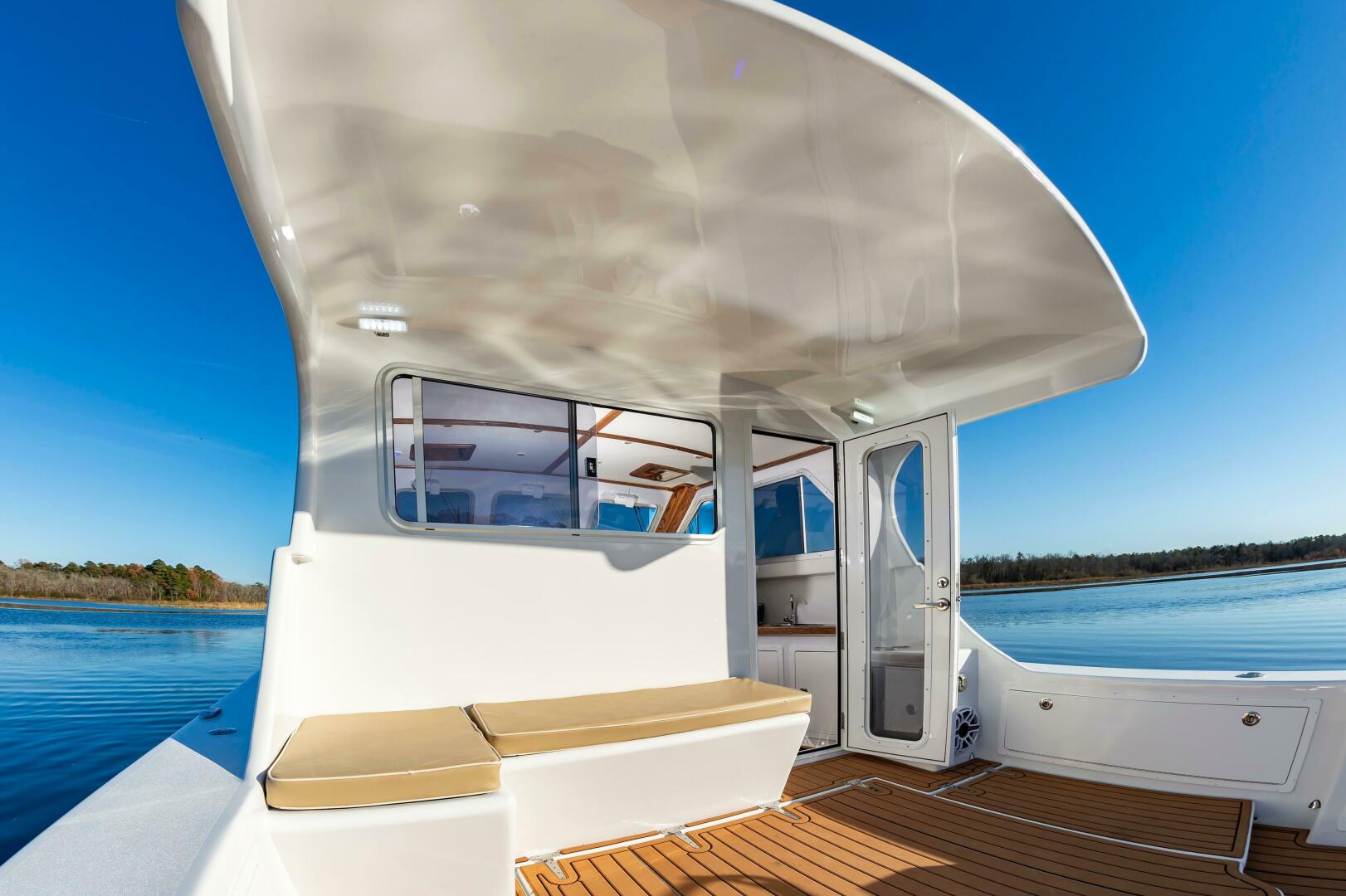 2024 Custom Chesapeake Bay Built Custom 33' - Image 13