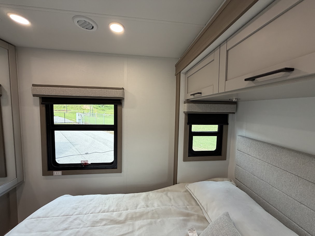 2027 JAYCO GREYHAWK 29MV - Image 39