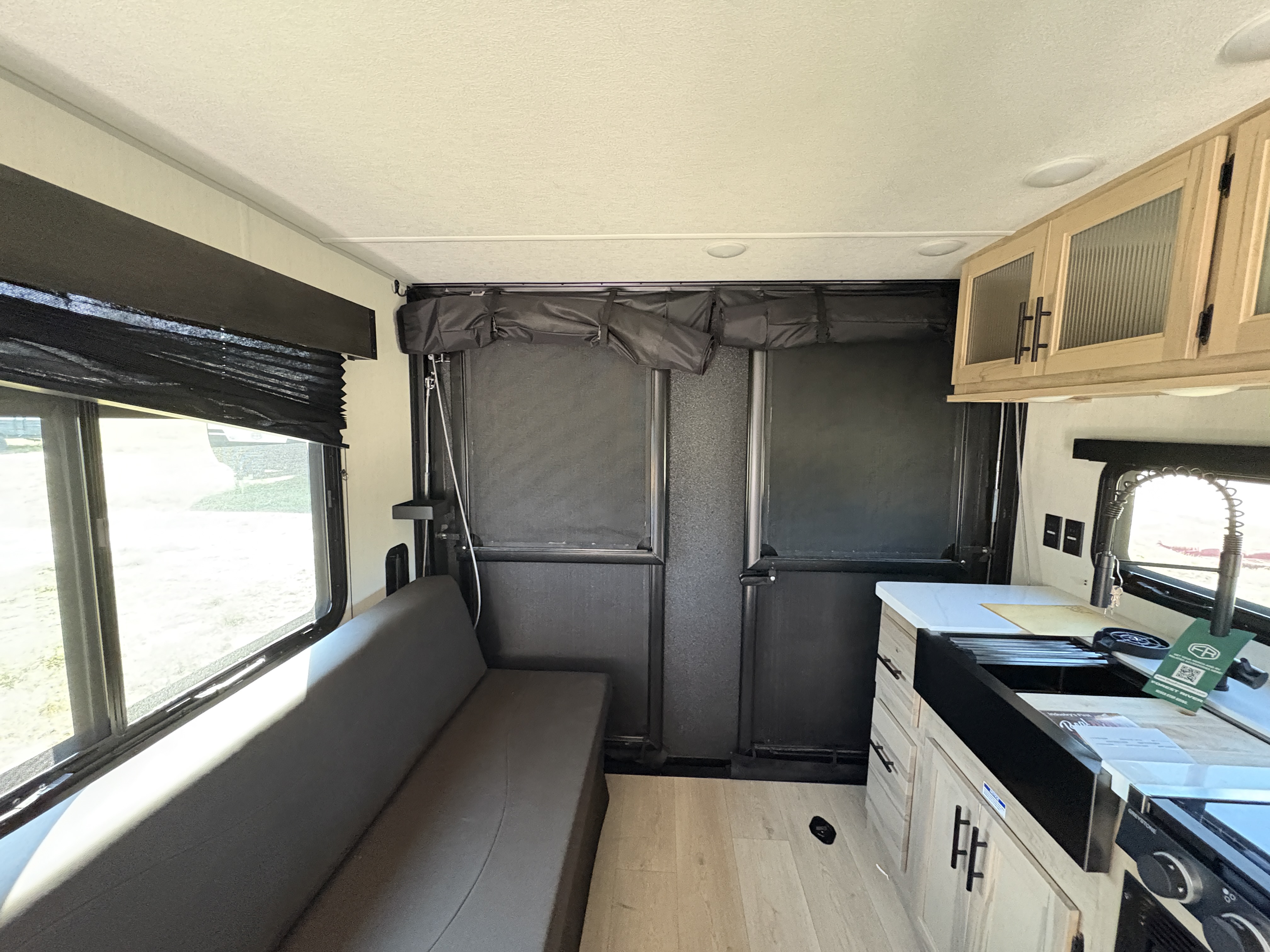 New 2026 Forest River Cherokee Grey Wolf Black Label 18RRBL – AC