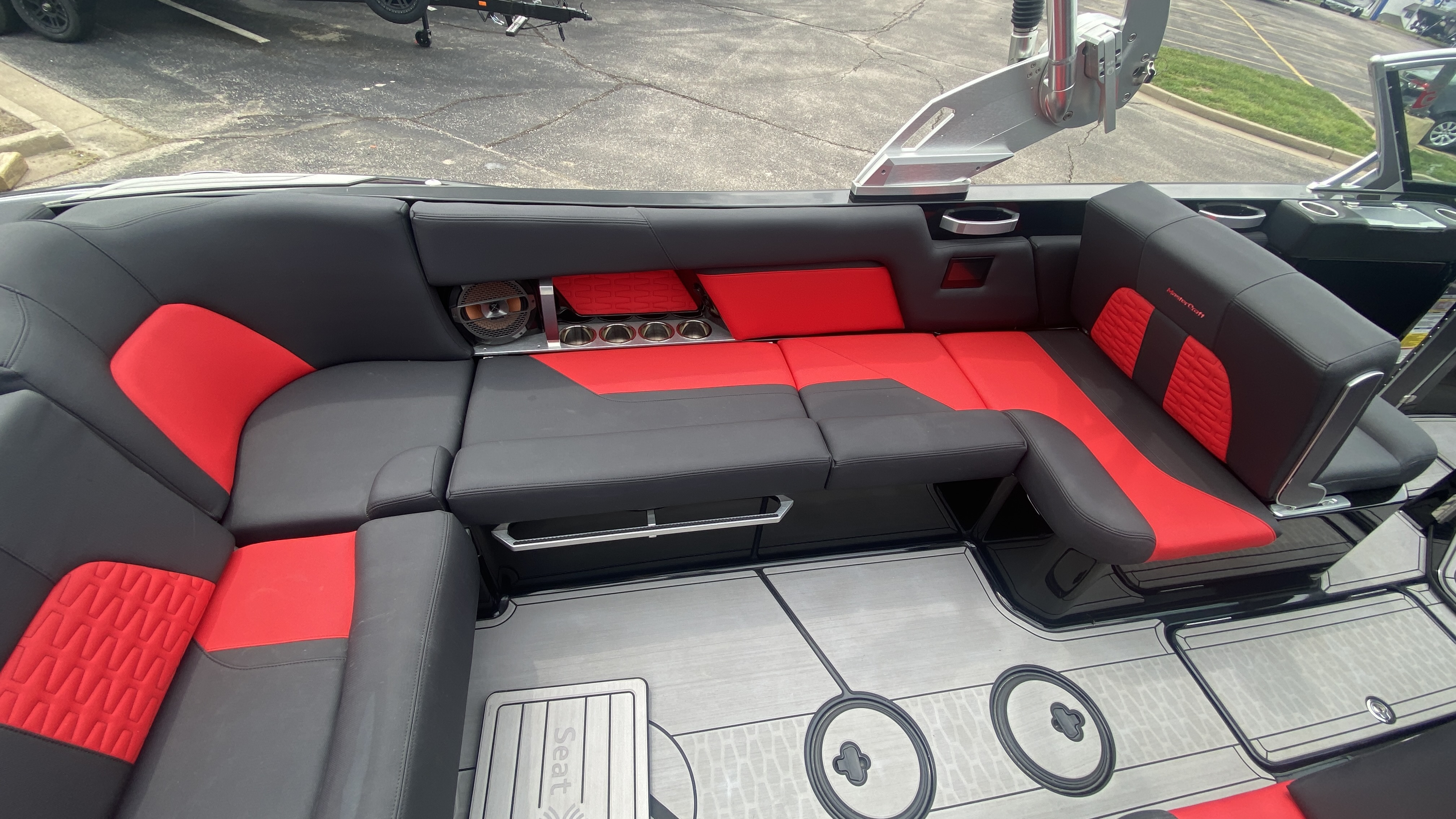2021 MasterCraft X26 - Image 21