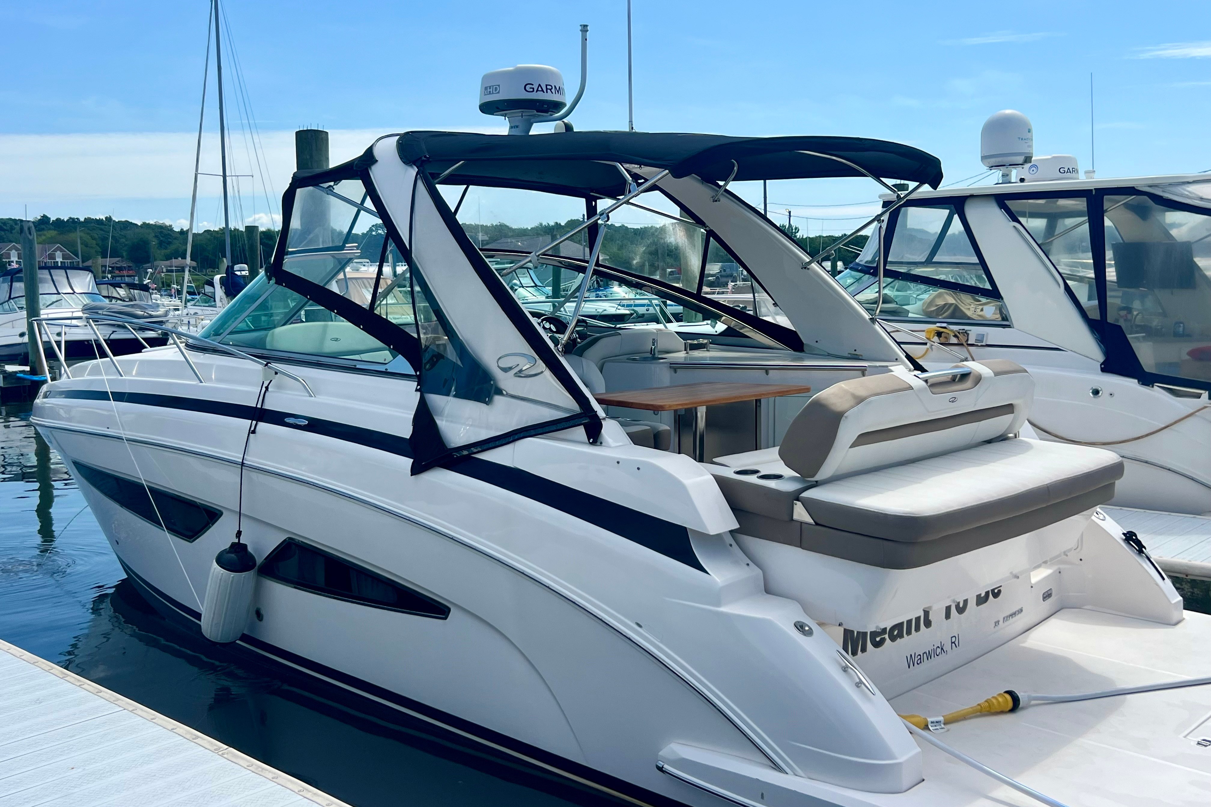 2017 Regal 33 Express - Image 1