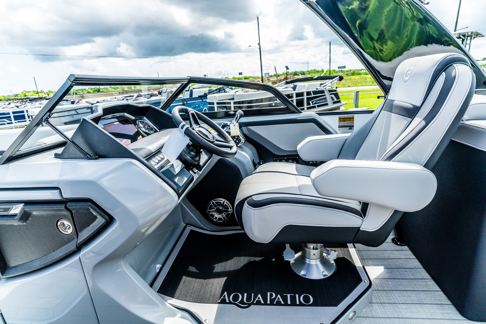 2026 Godfrey AquaPatio 255 ULW - Image 16