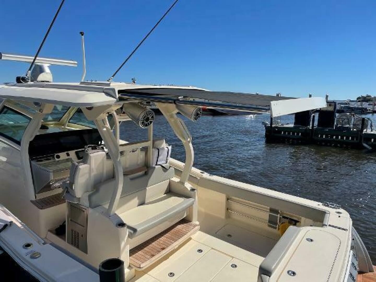 2019 Scout 380 LXF - Image 5