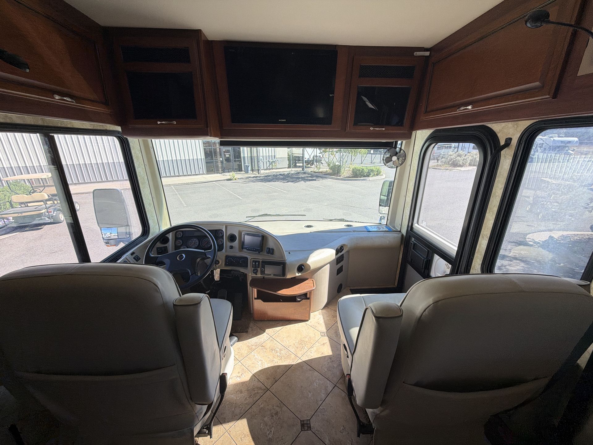 2013 Fleetwood Expedition 38B - Image 17