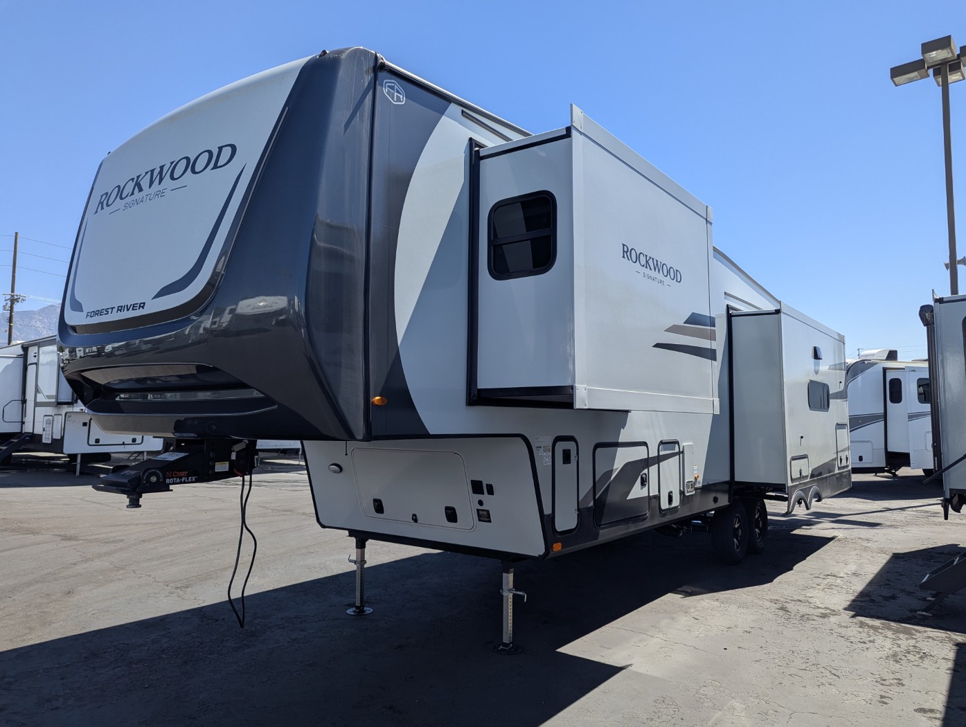 2026 Forest River Rockwood Signature R361RLS - Image 3