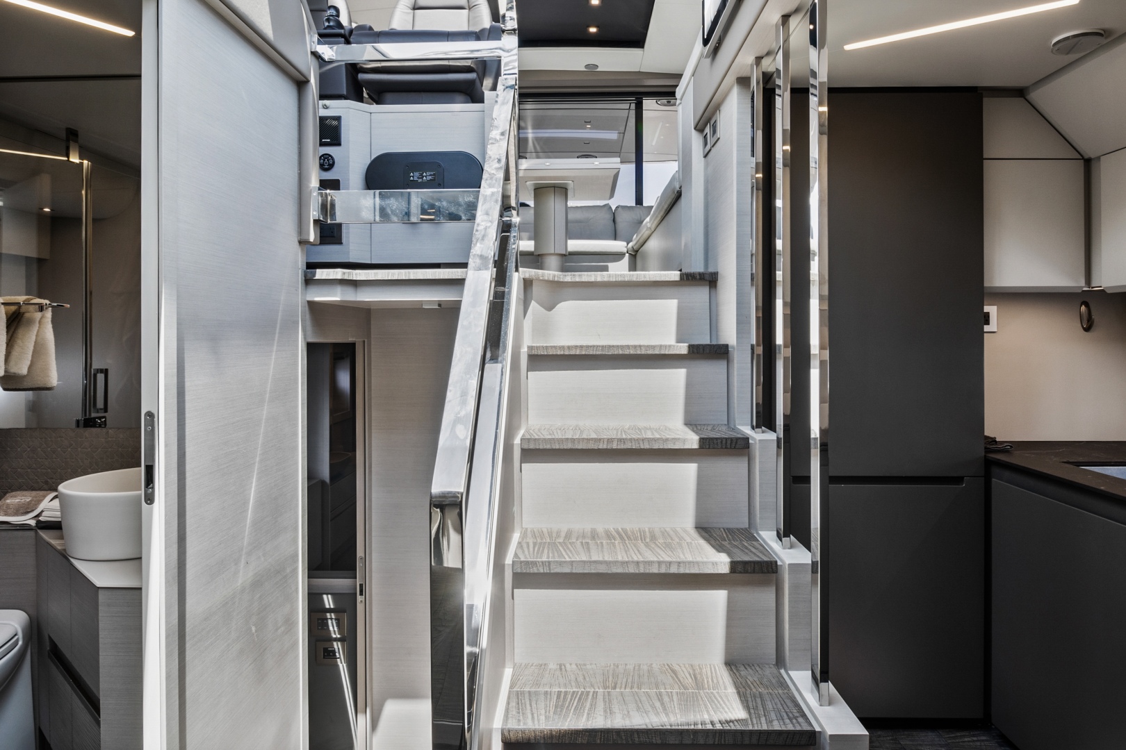 2020 Pershing 7X - Image 23