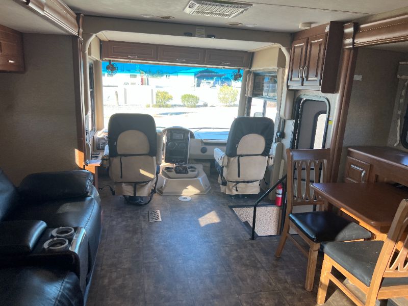 2014 Thor Motor Coach Challenger 37GT - Image 23