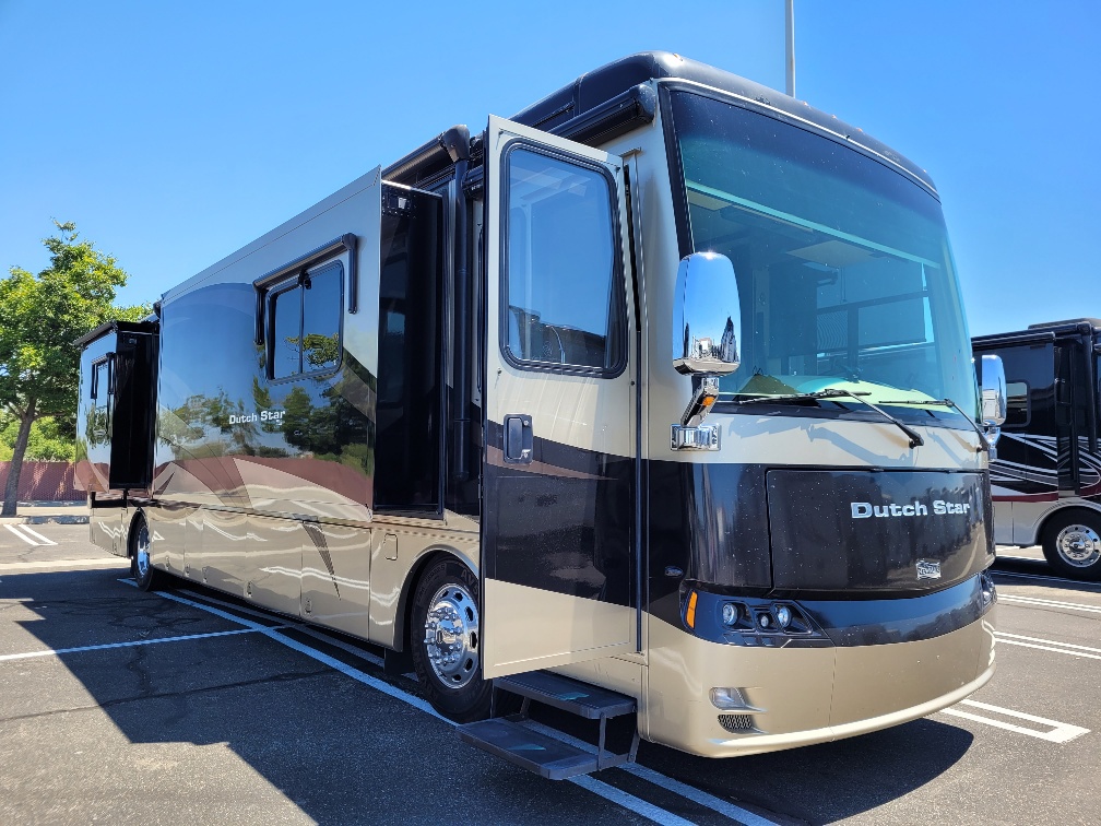 2011 Newmar Dutchstar 4020 - Image 1
