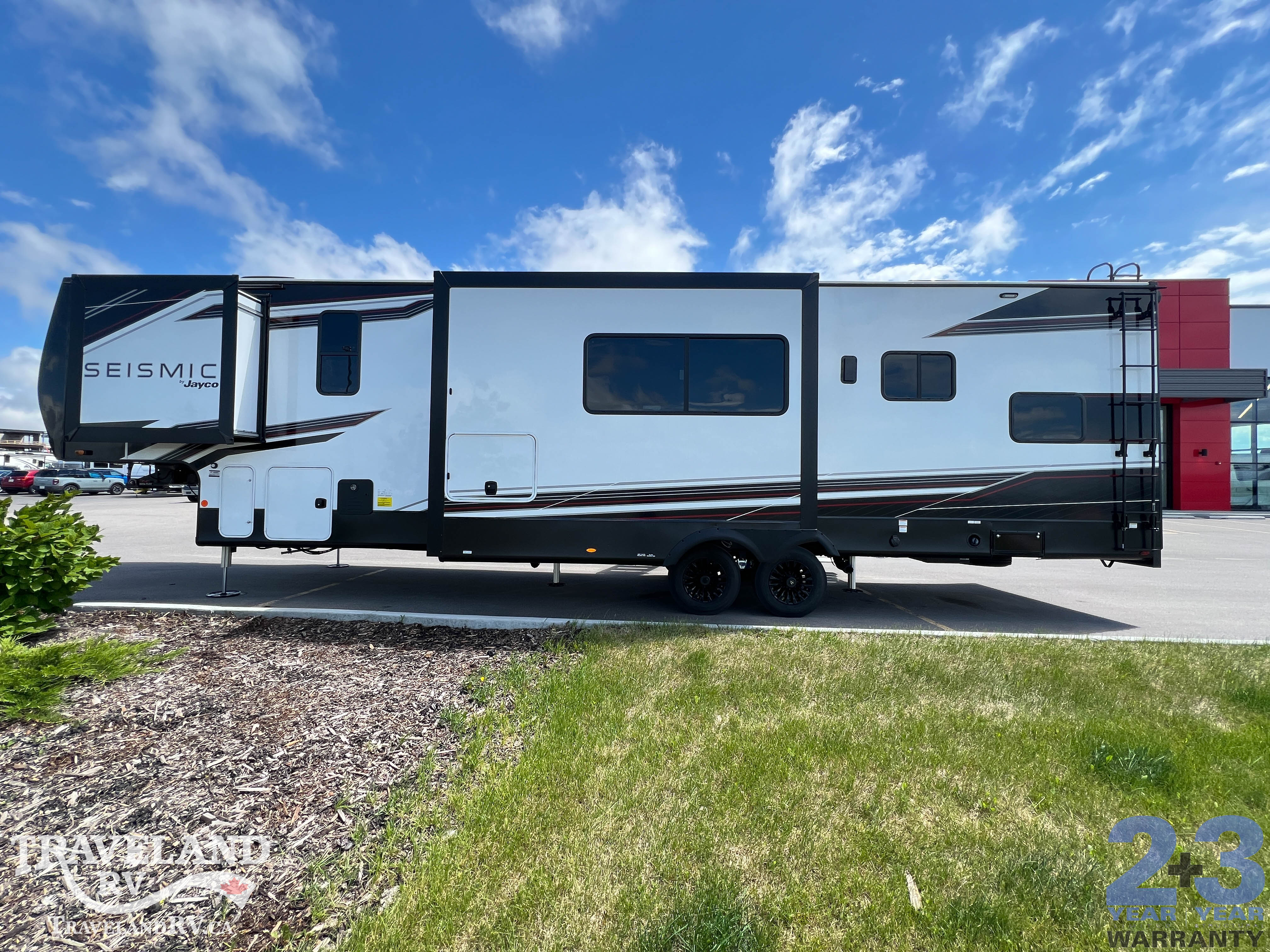 2027 Jayco Seismic 359 - Image 6
