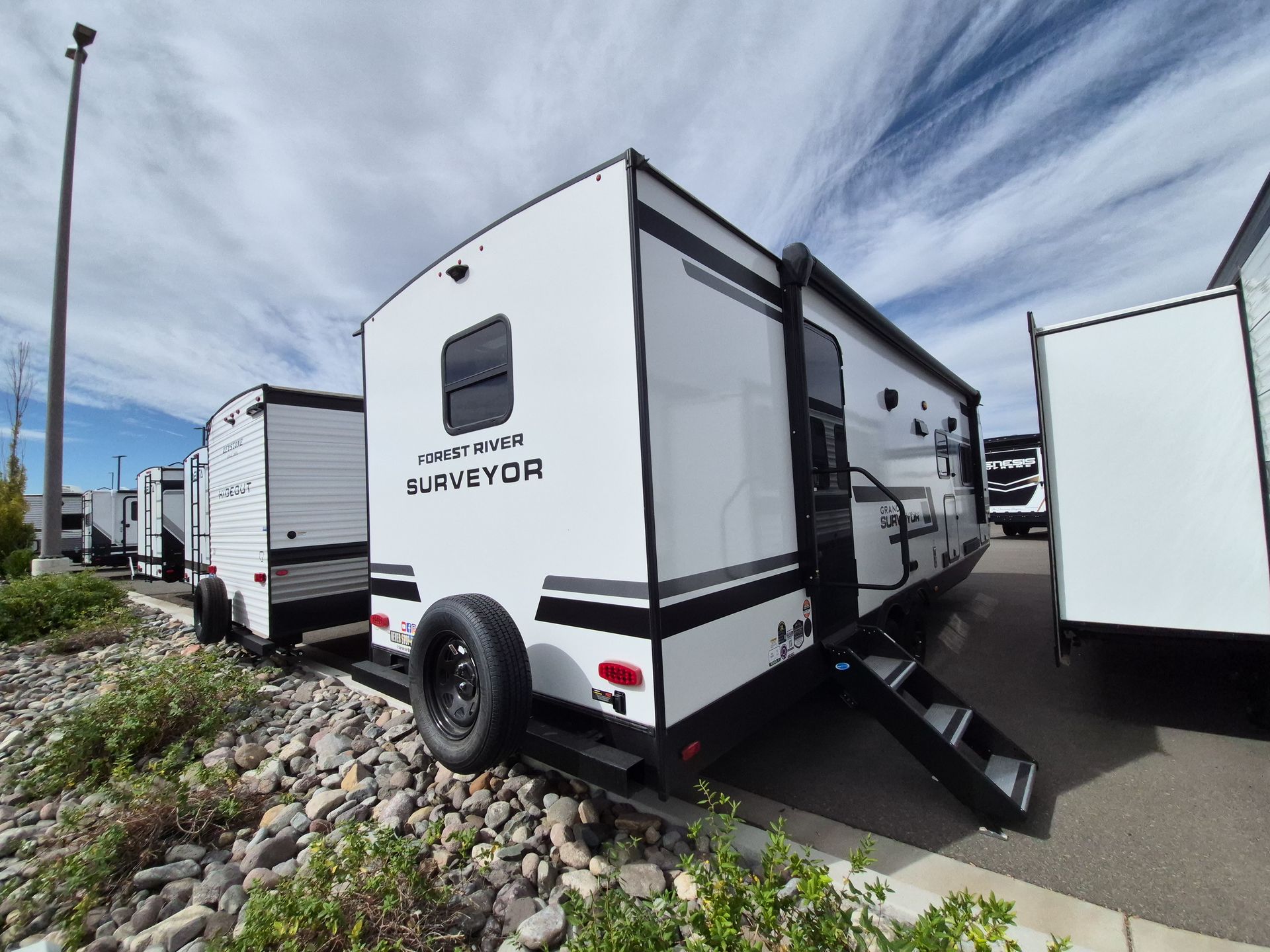2027 Forest River Grand Surveyor 267RBSS - Image 7