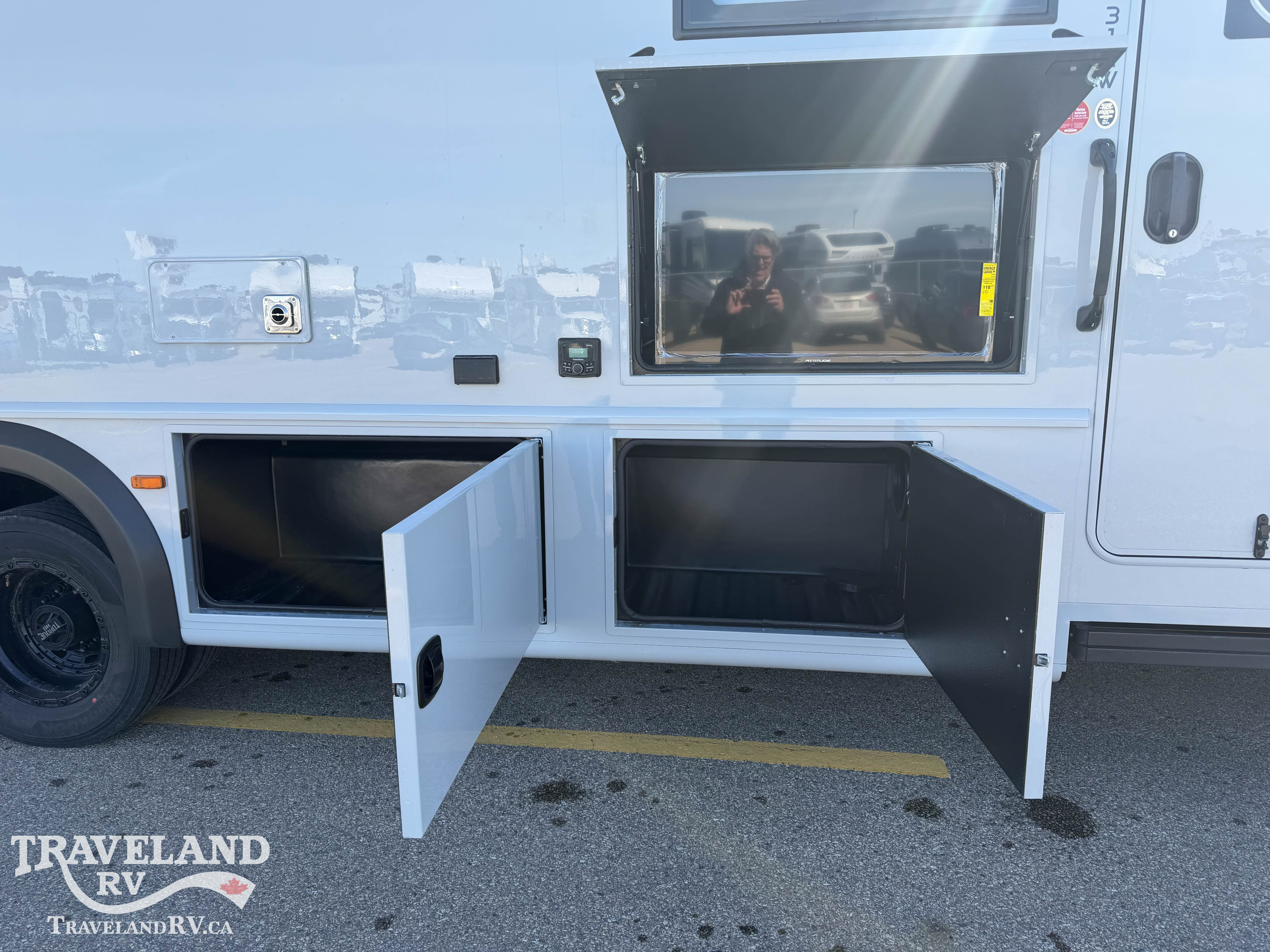 2026 Grand Design Lineage Series F 31ZW - Image 16