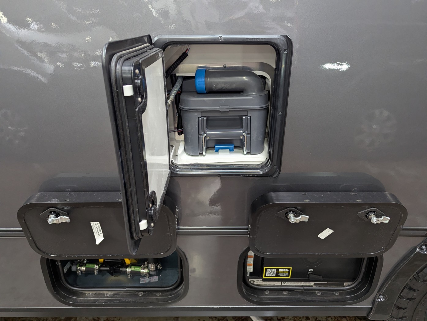 2027 Winnebago EKKO Sprinter 23B – Pop Top AWD - Image 15
