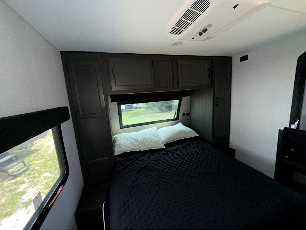 2026 VENTURE RV SPORTTREK 251VRK - Image 20