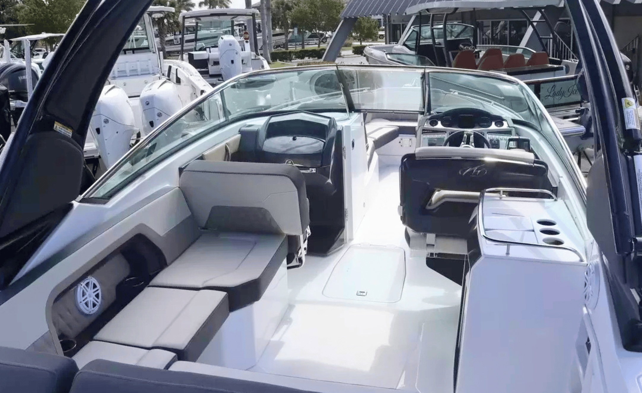 2024 Monterey 305SS  - Image 2