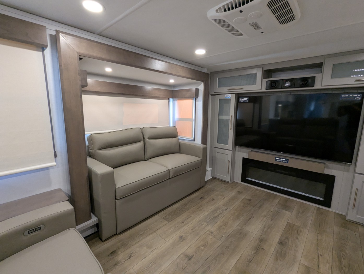 2026 Alliance RV Paradigm 385FL - Image 7