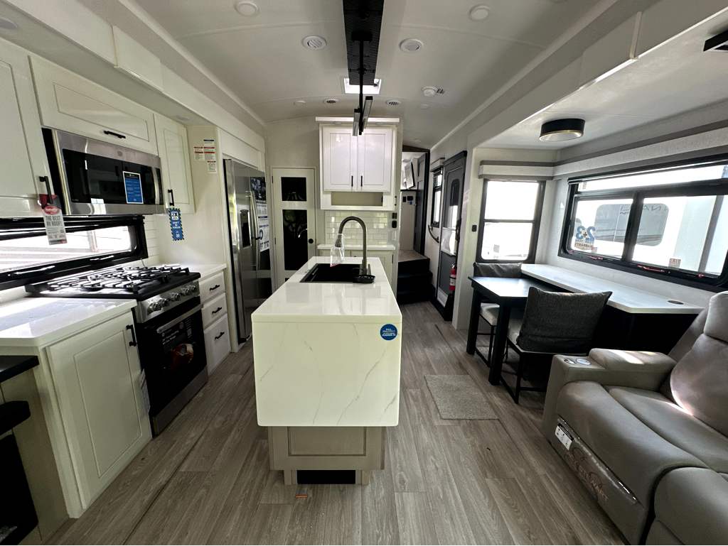 2027 JAYCO PINNACLE 32RLTS - Image 9
