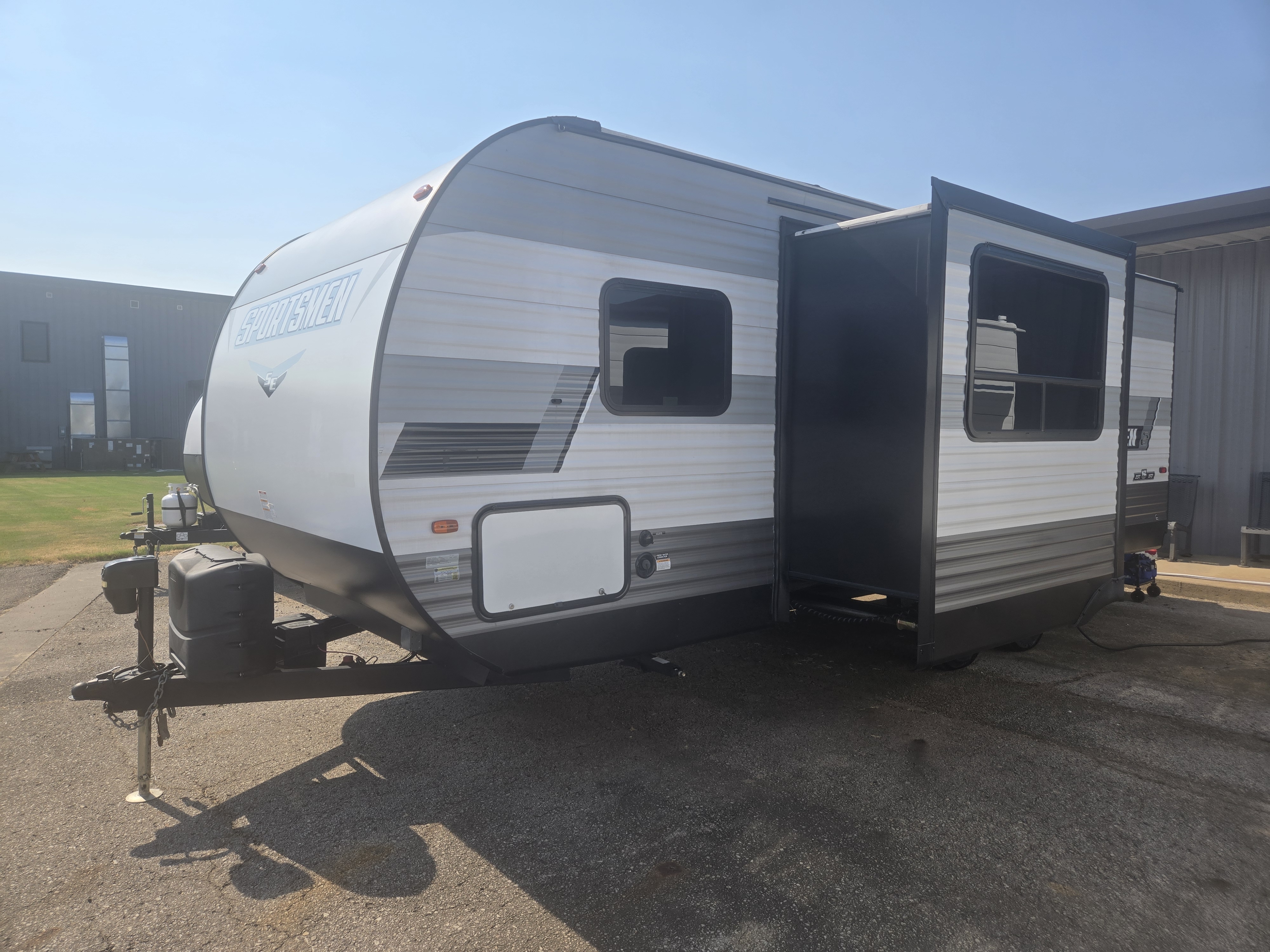 2023 KZ RV Sportsmen SE 231BHKSE - Image 3