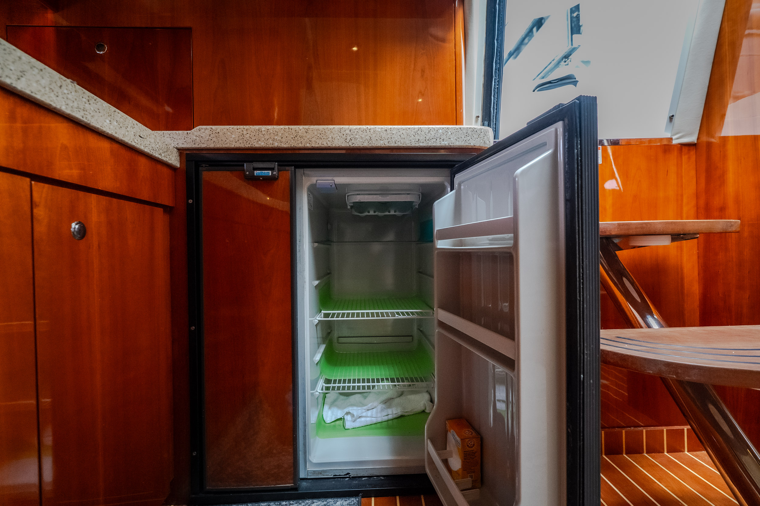 2009 Regal 4460 Express Cruiser - Image 40
