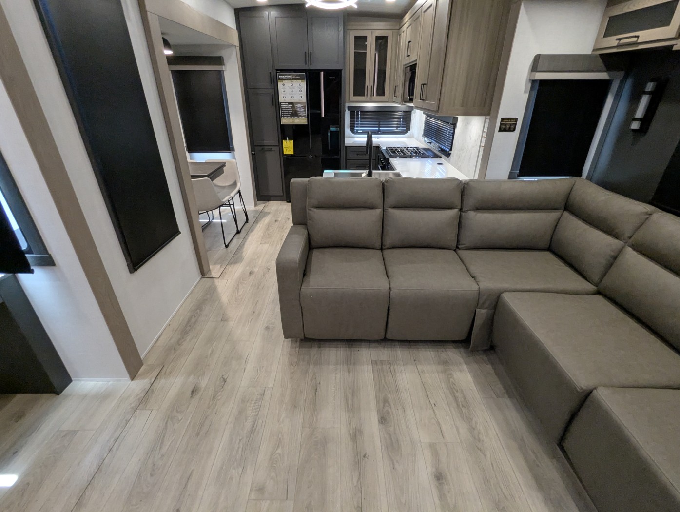 2026 Forest River Rockwood Signature 404SRK - Image 23