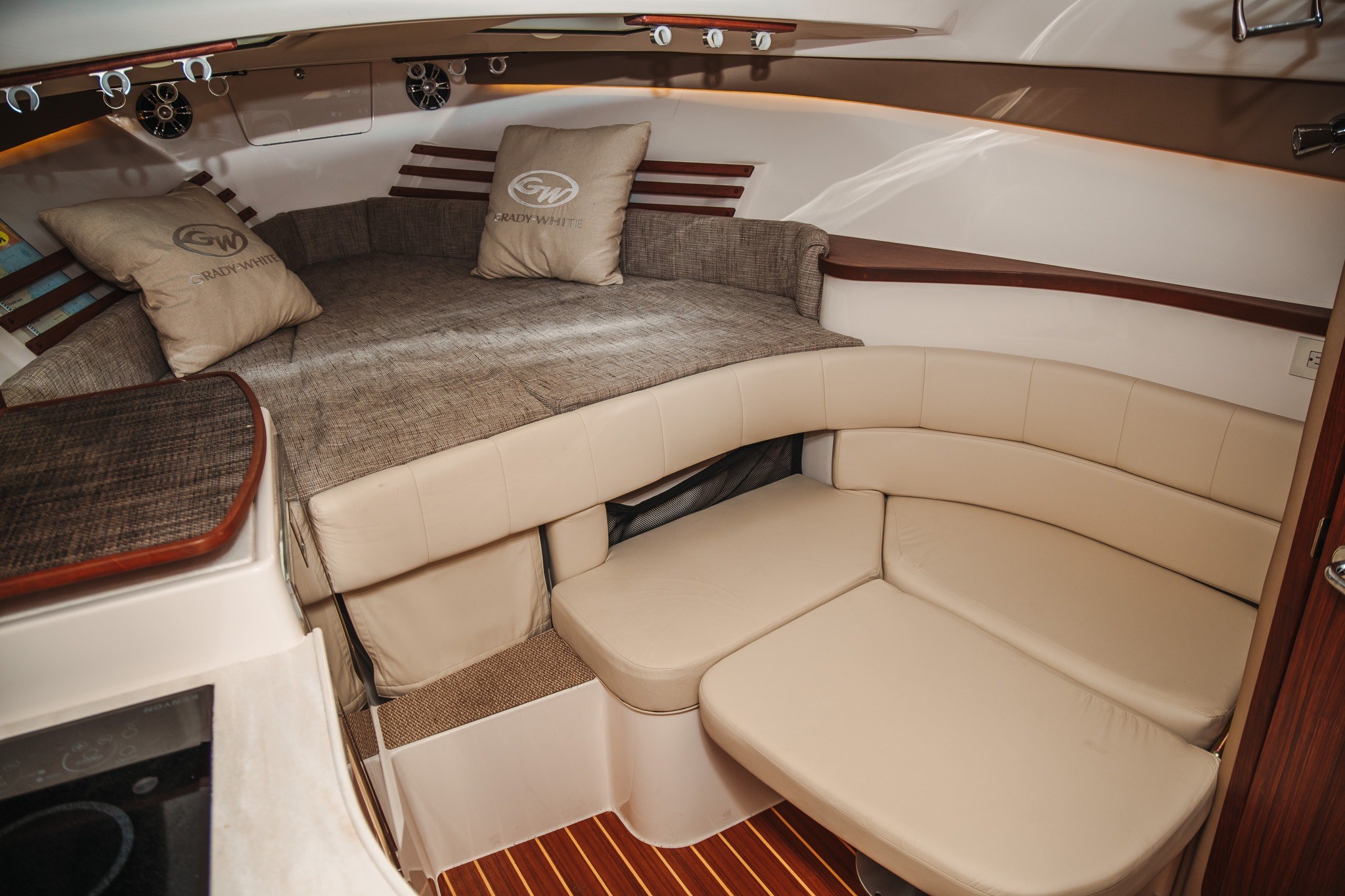 2020 Grady-White Express 330 - Image 43