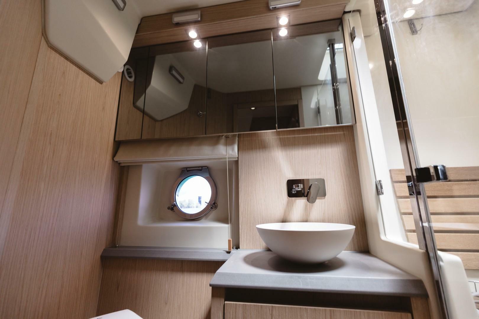 2015 Beneteau Monte Carlo 5 - Image 22
