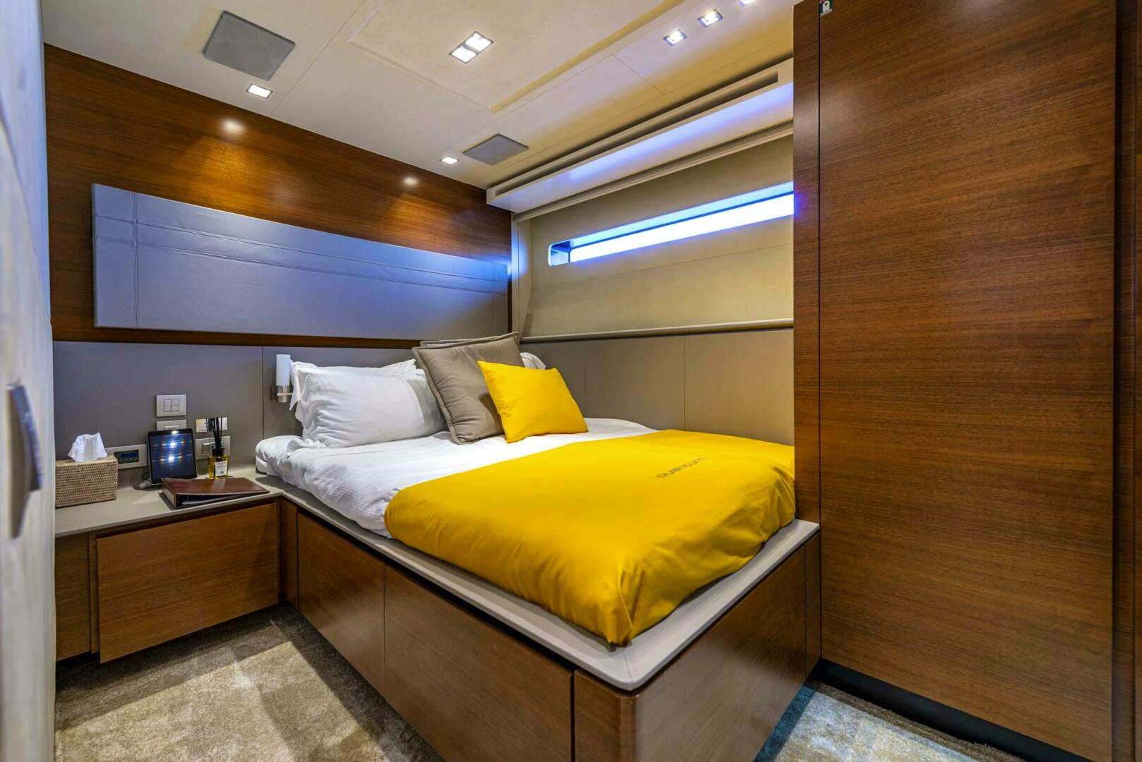 2007 Peri Yachts Peri 29 - Image 24