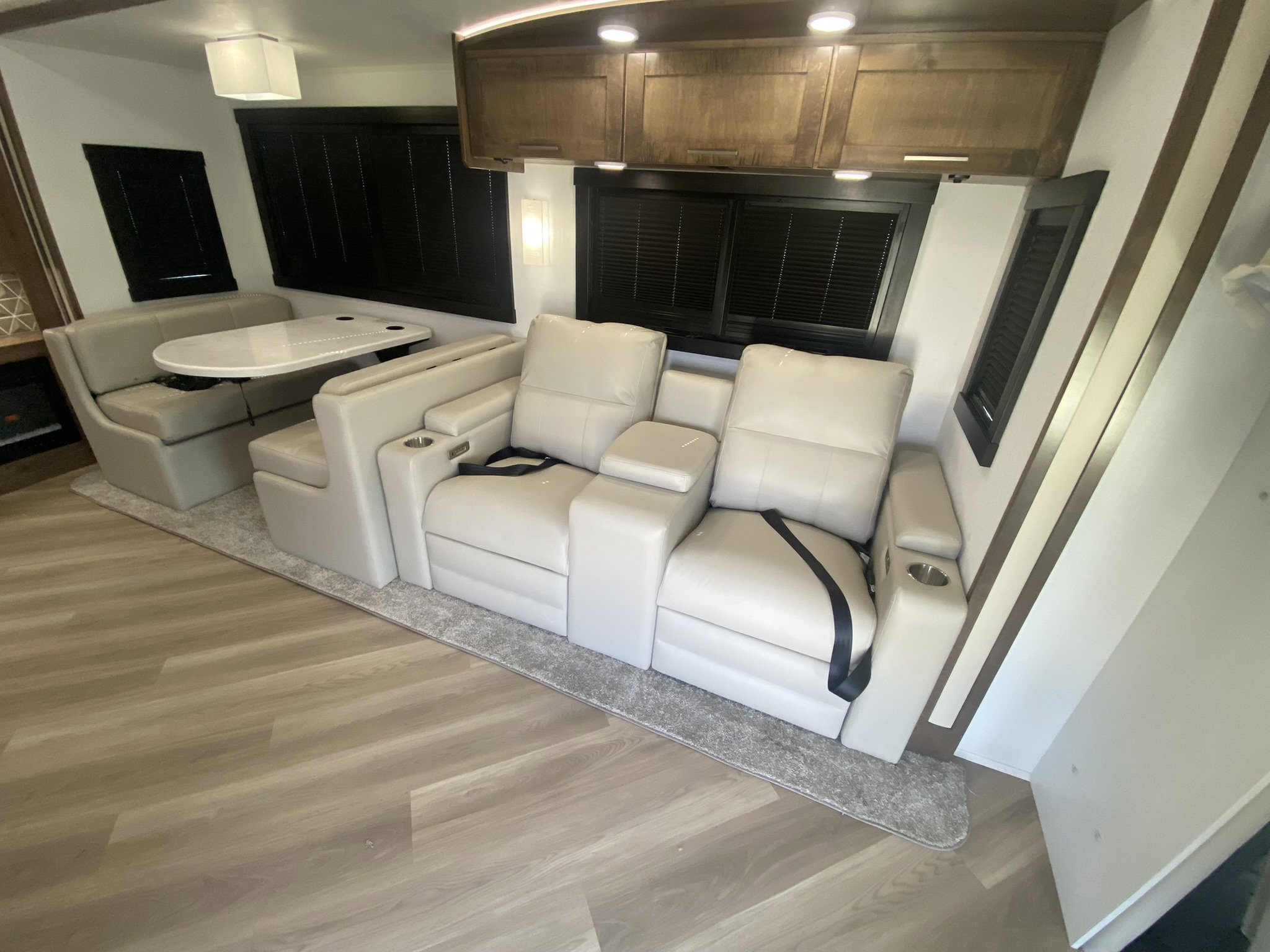 2026 JAYCO SENECA 37M - Image 15
