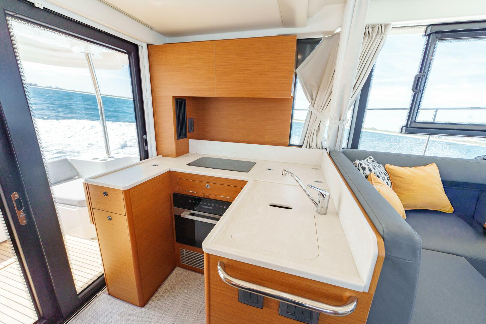 2025 Beneteau - Image 16