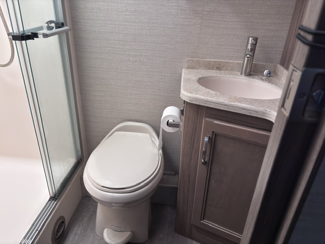 2018 Jayco Seneca 37FS - Image 17
