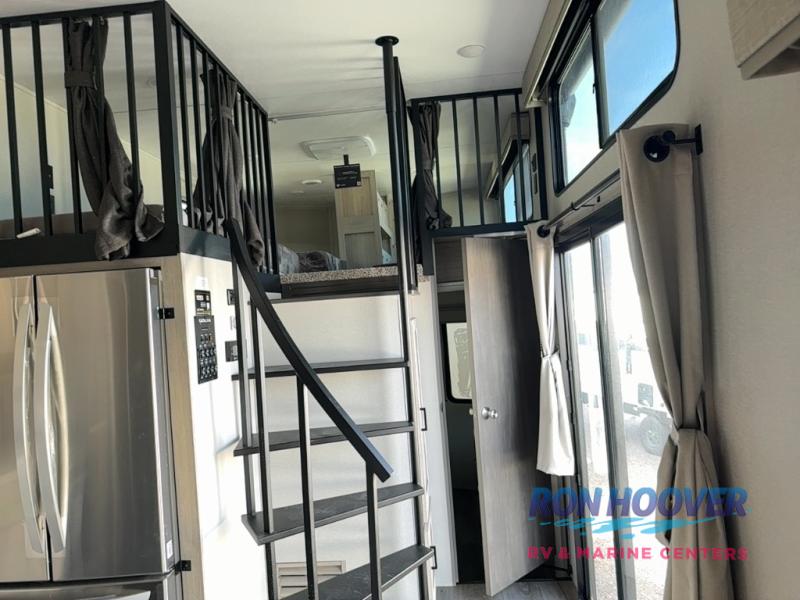 2025 COACHMEN CATALINA 42CONDO - Image 7