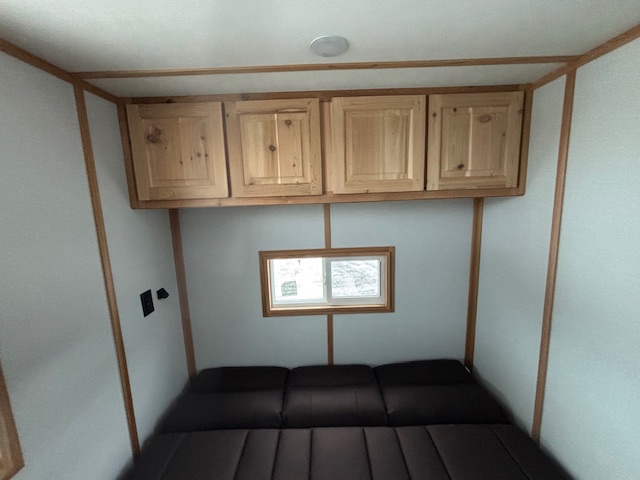 2026 Ice Castle Grandpa’s Hideout 6.5′ x 10′ - Image 11