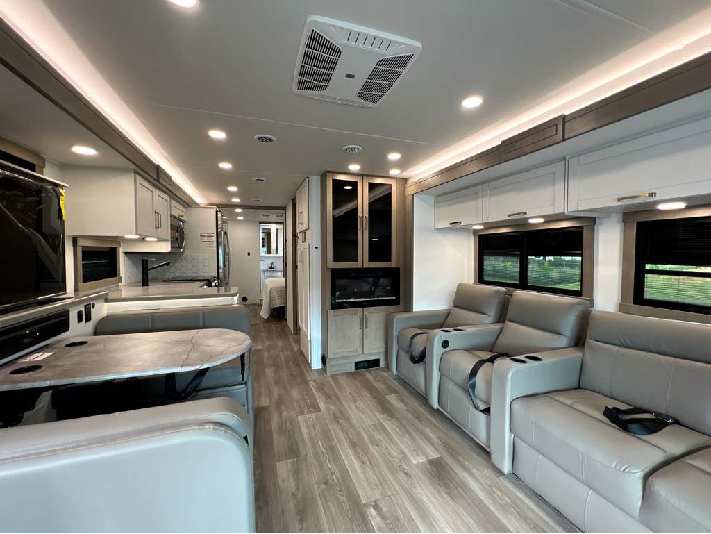 2027 JAYCO PRECEPT 36C - Image 6