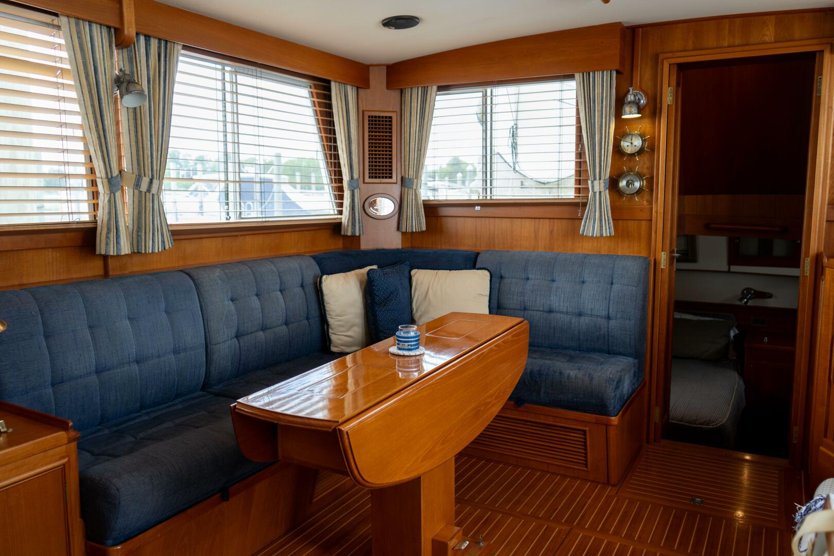 2001 Grand Banks 42 Classic - Image 47