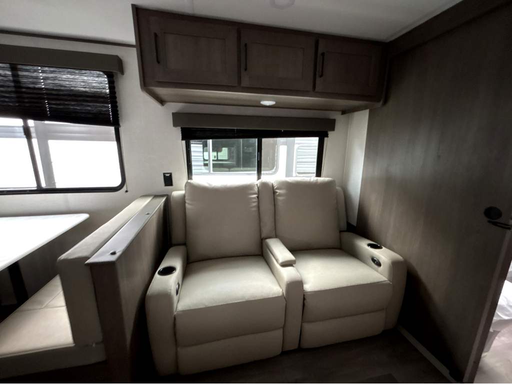 2026 GRAND DESIGN TRANSCEND 26RBX - Image 9