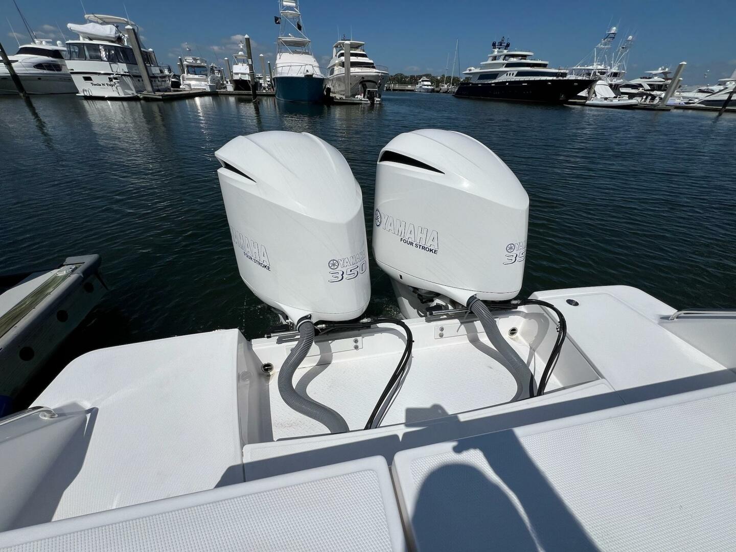 2019 Everglades 340 Dual Console - Image 27