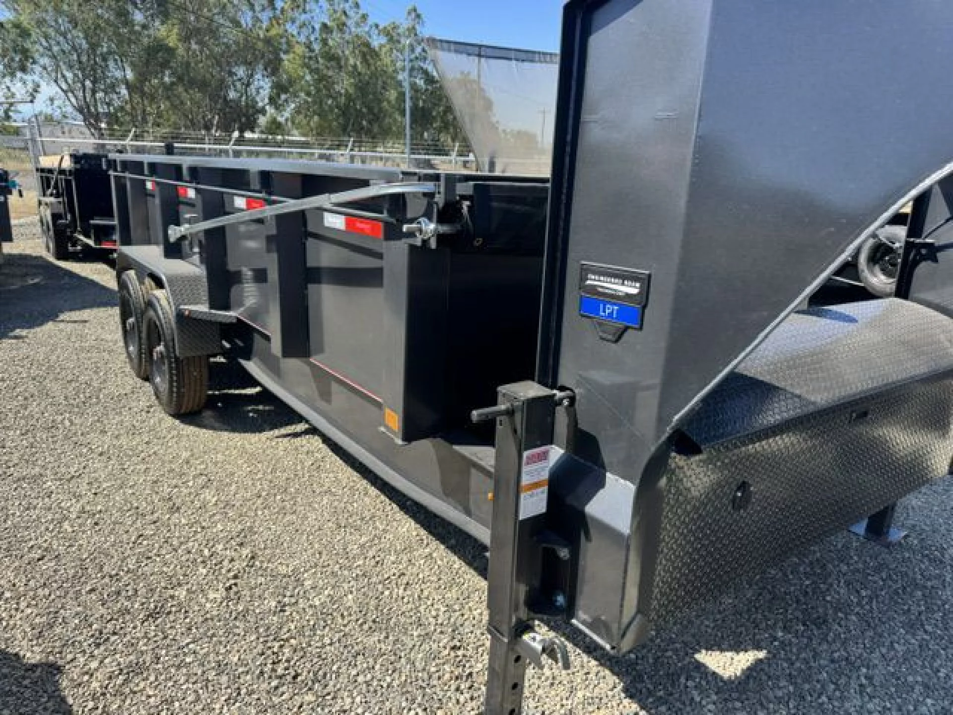 2026 DIAMOND C TRAILERS DIAMOND C LPT 210-GN HEAVY DUTY 16X82 32 SIDES - Image 2