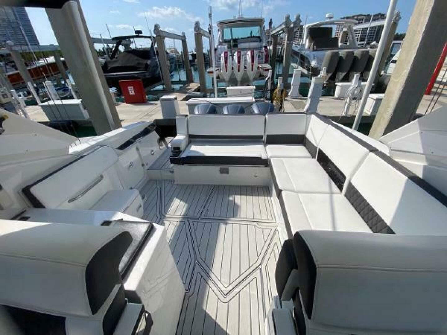 2018 Monterey 385 SE - Image 9