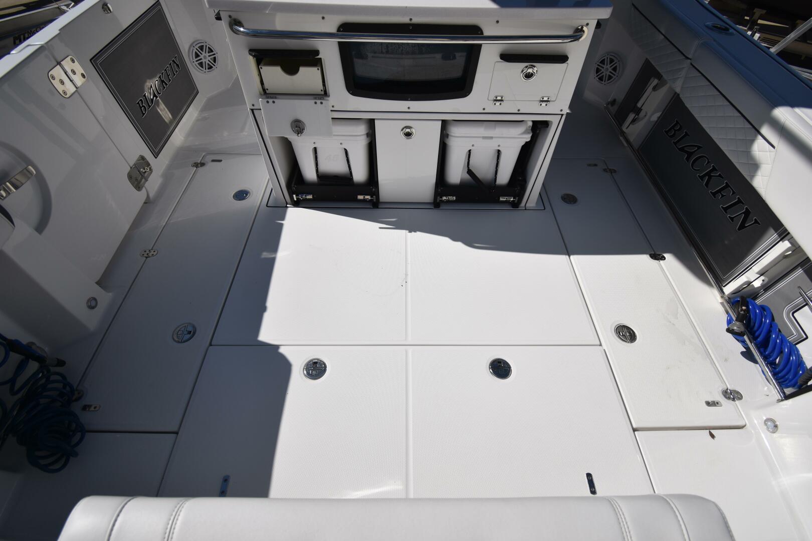 2021 Blackfin 332CC - Image 7