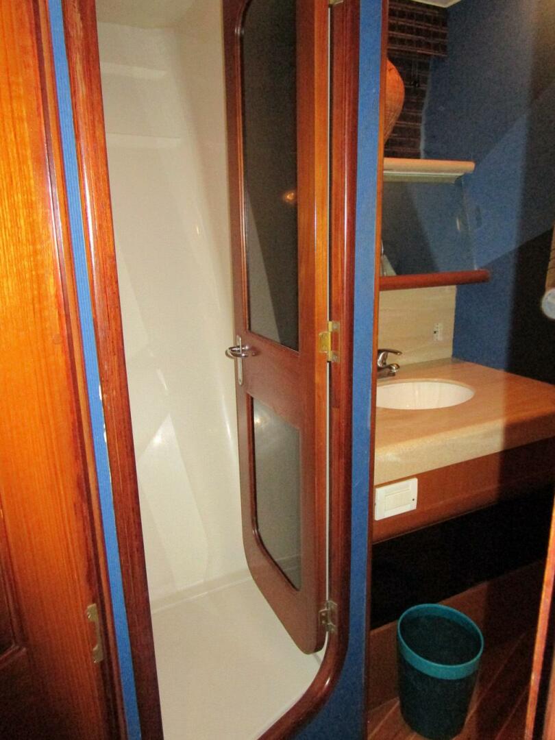 1990 Viking Cockpit Motor Yacht - Image 33