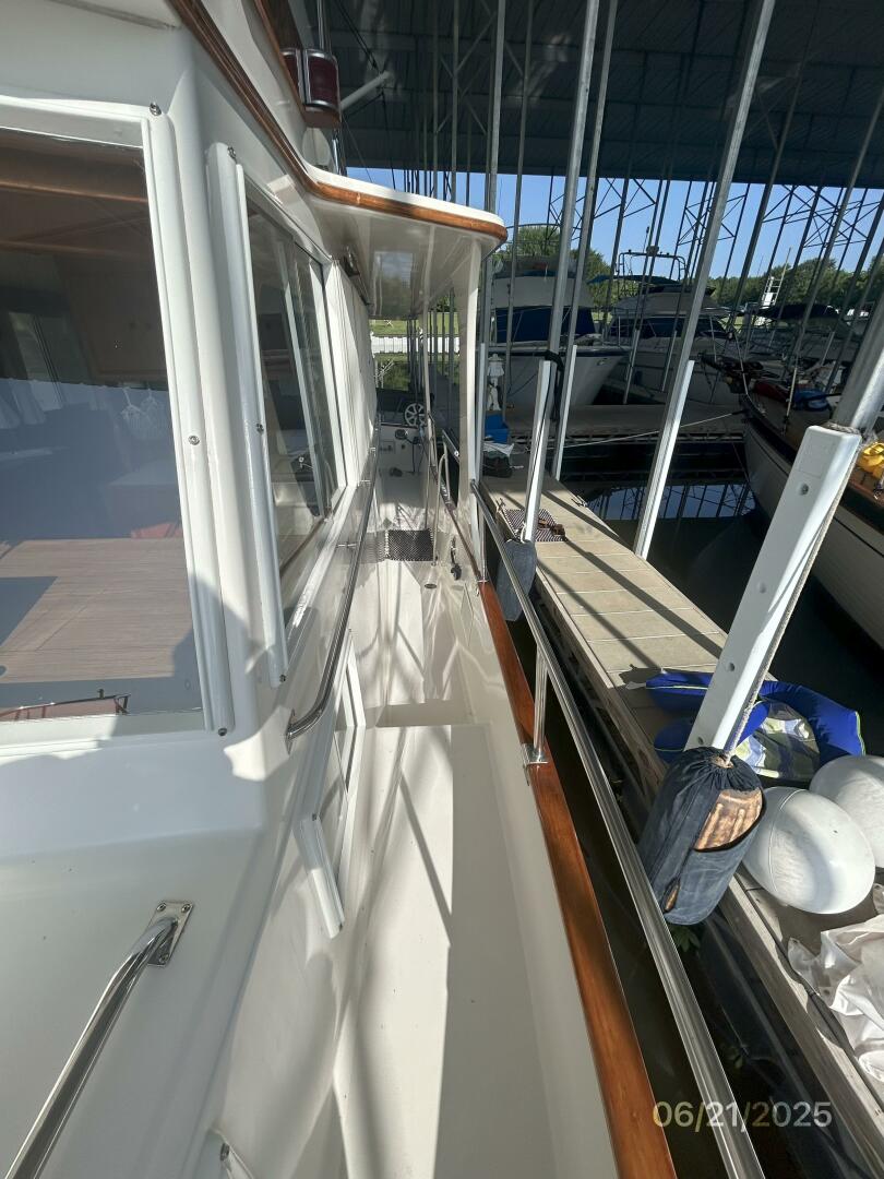 1992 Grand Banks Europa - Image 18