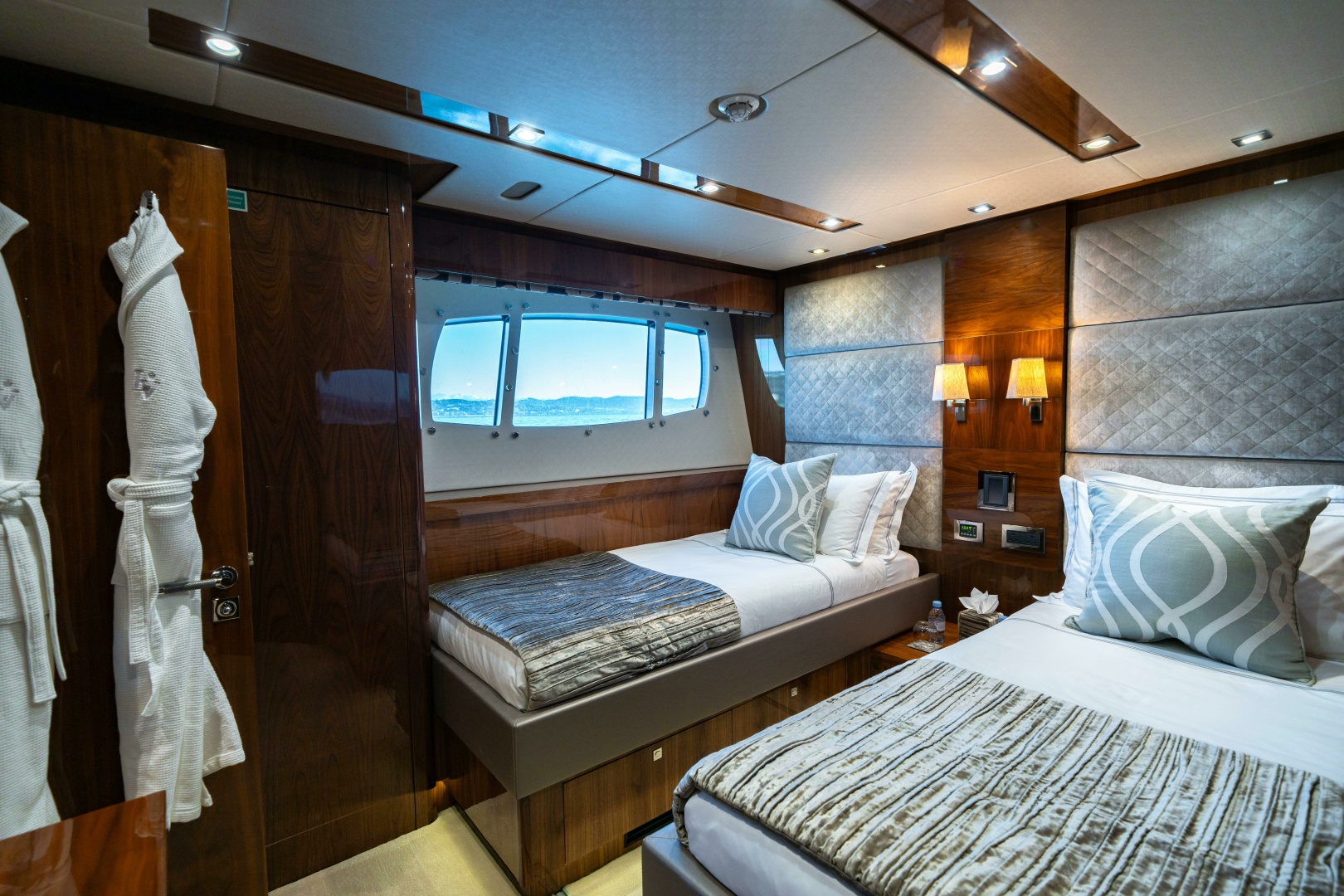 2014 Sunseeker Sunseeker 115 Sport Yacht - Image 22