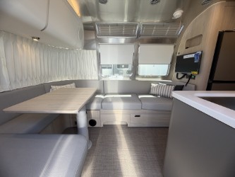 2026 AIRSTREAM GLOBETROTTER 25FBT - Image 12