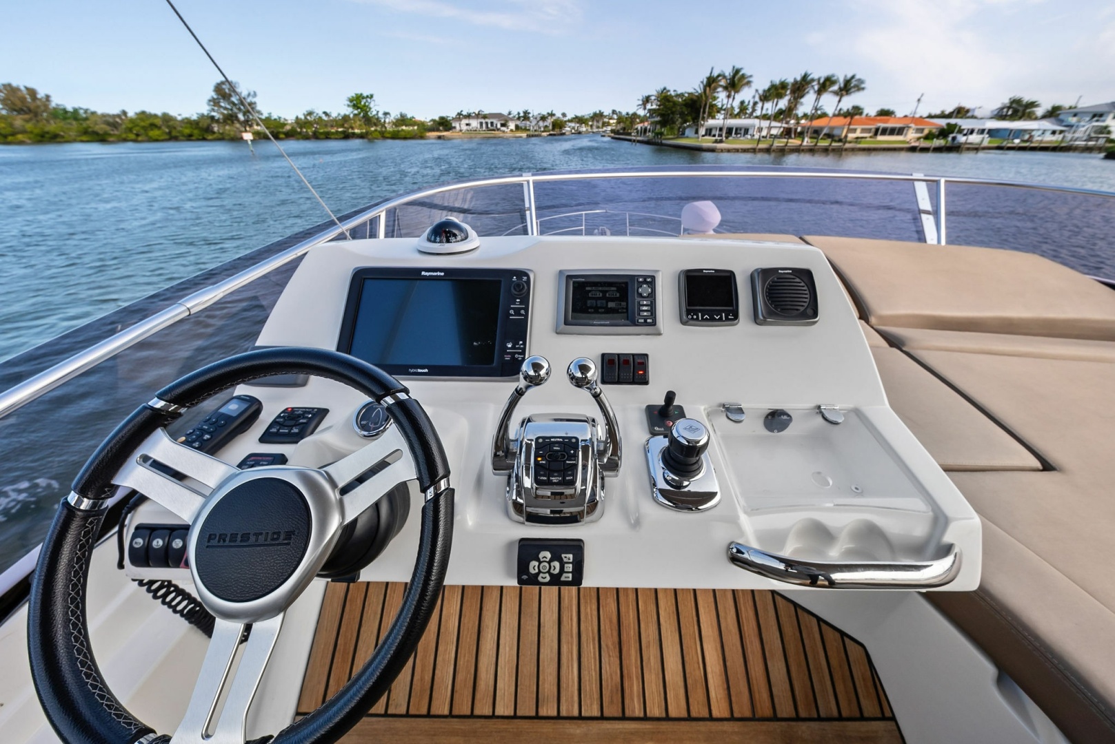 2015 Prestige 550 Base - Image 3