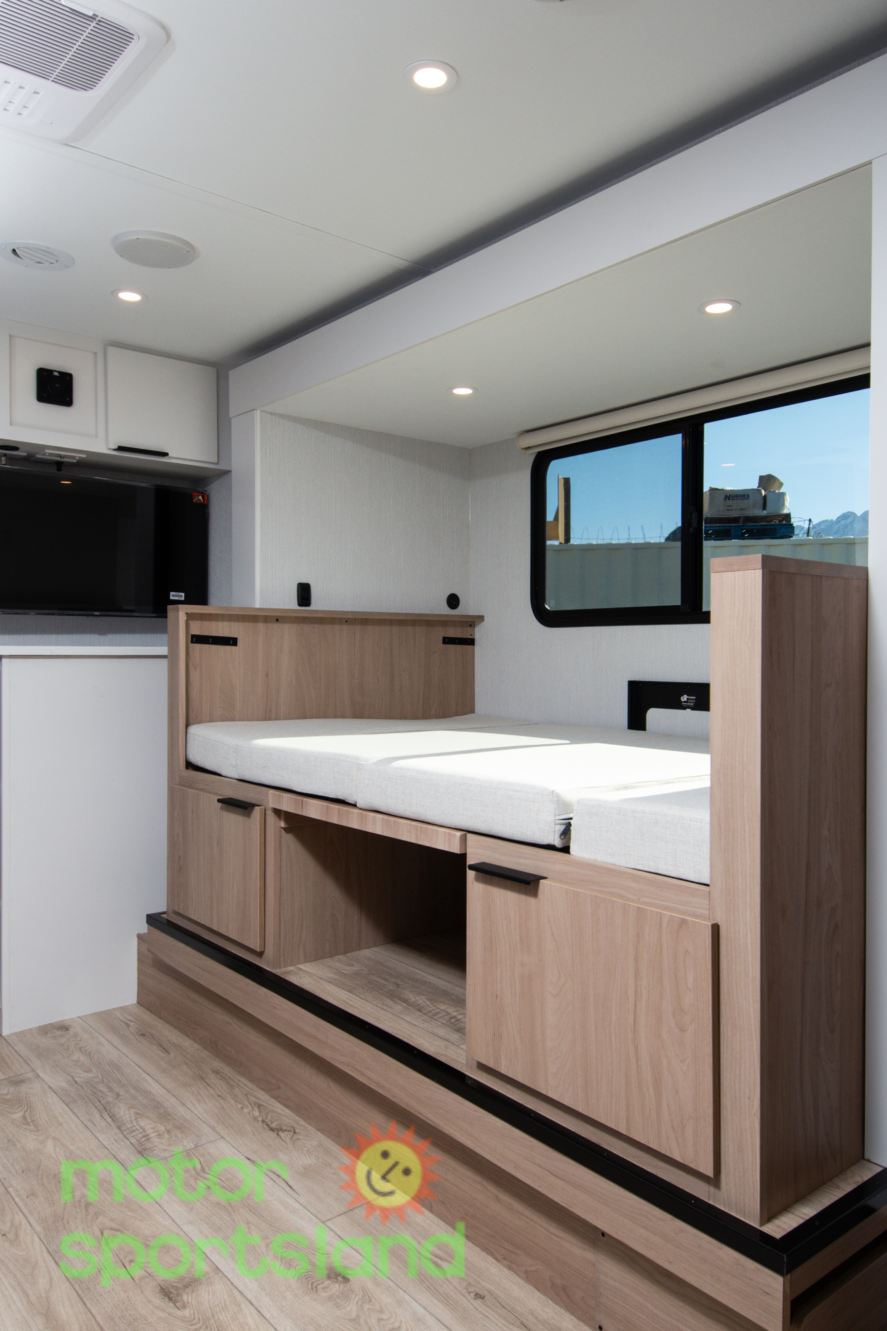 2026 Winnebago Micro Minnie 2108DS - Image 44
