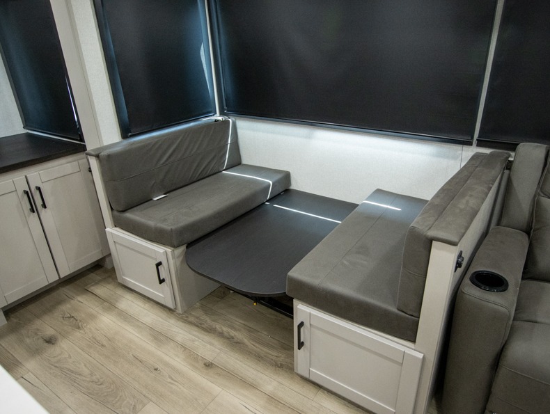 2026 Jayco Jay Feather 27MK - Image 7