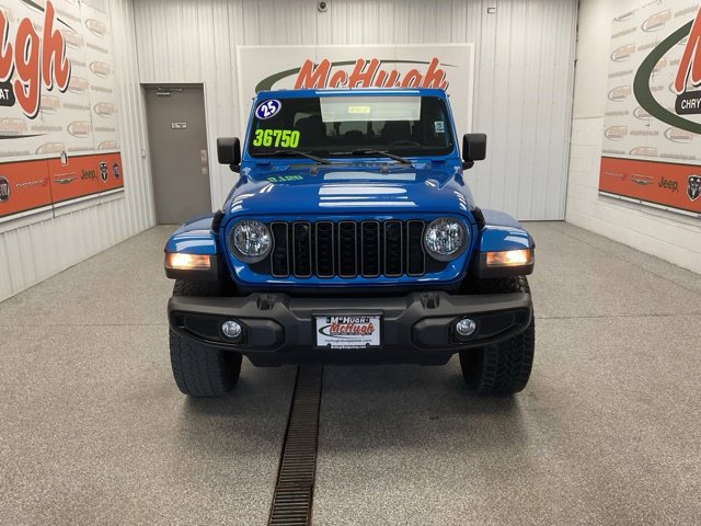 2025 Jeep Gladiator Sport S 4x4 - Image 2