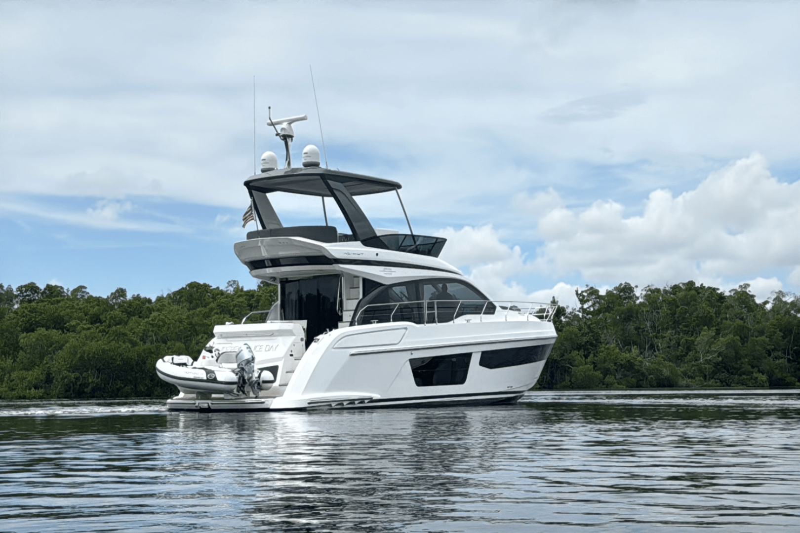 2023 Azimut Azimut 53 FLY Base - Image 10